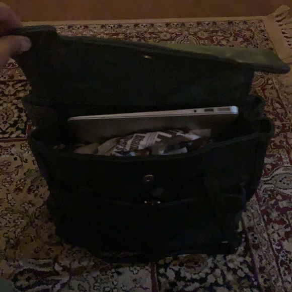 GORGEOUS GARDEN-GREEN ZARA BAG-  Magnetic button, outer pocket. Never used. - Picture 12 of 12